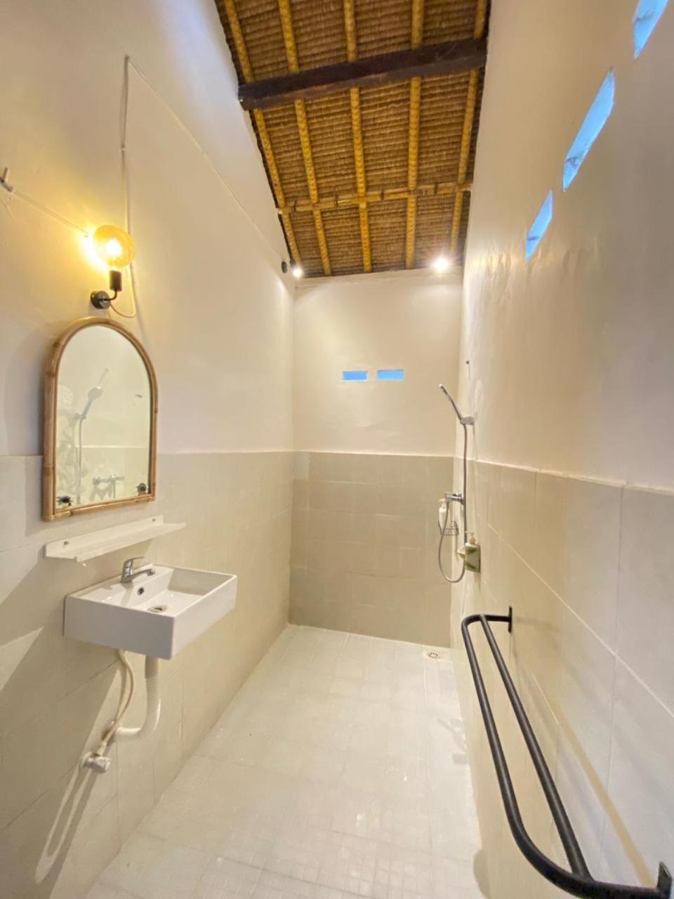 Surf Shack Grupuk Hotel Bumbang Exterior foto